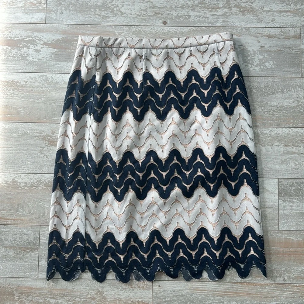 NEW bcbgmaxazria shelby wavy‎ chevron mesh lace blouse and skirt matching Set - Picture 3 of 8